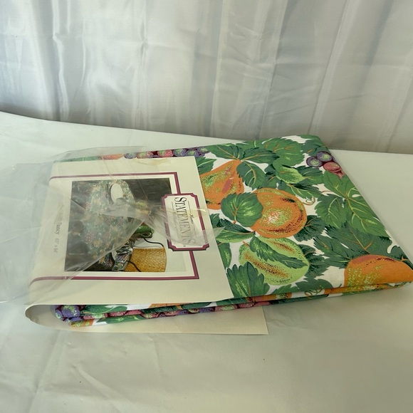 Fashion Industries HOME Statements Fruit Fancy Tablecloth Oblong 60”x84” New. - Picture 4 of 5